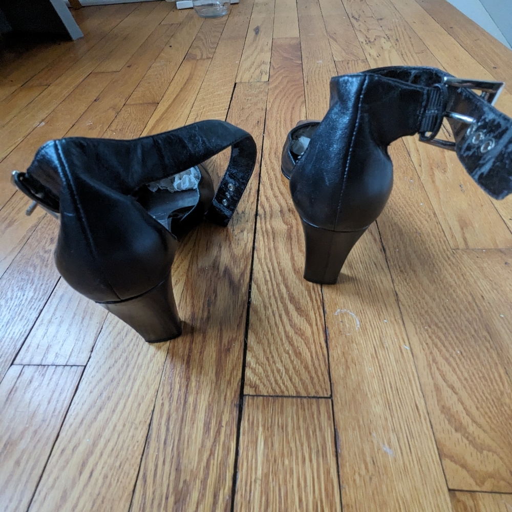 Enzo Angiolini black leather ankle strap heel size 9 - Picture 3 of 4